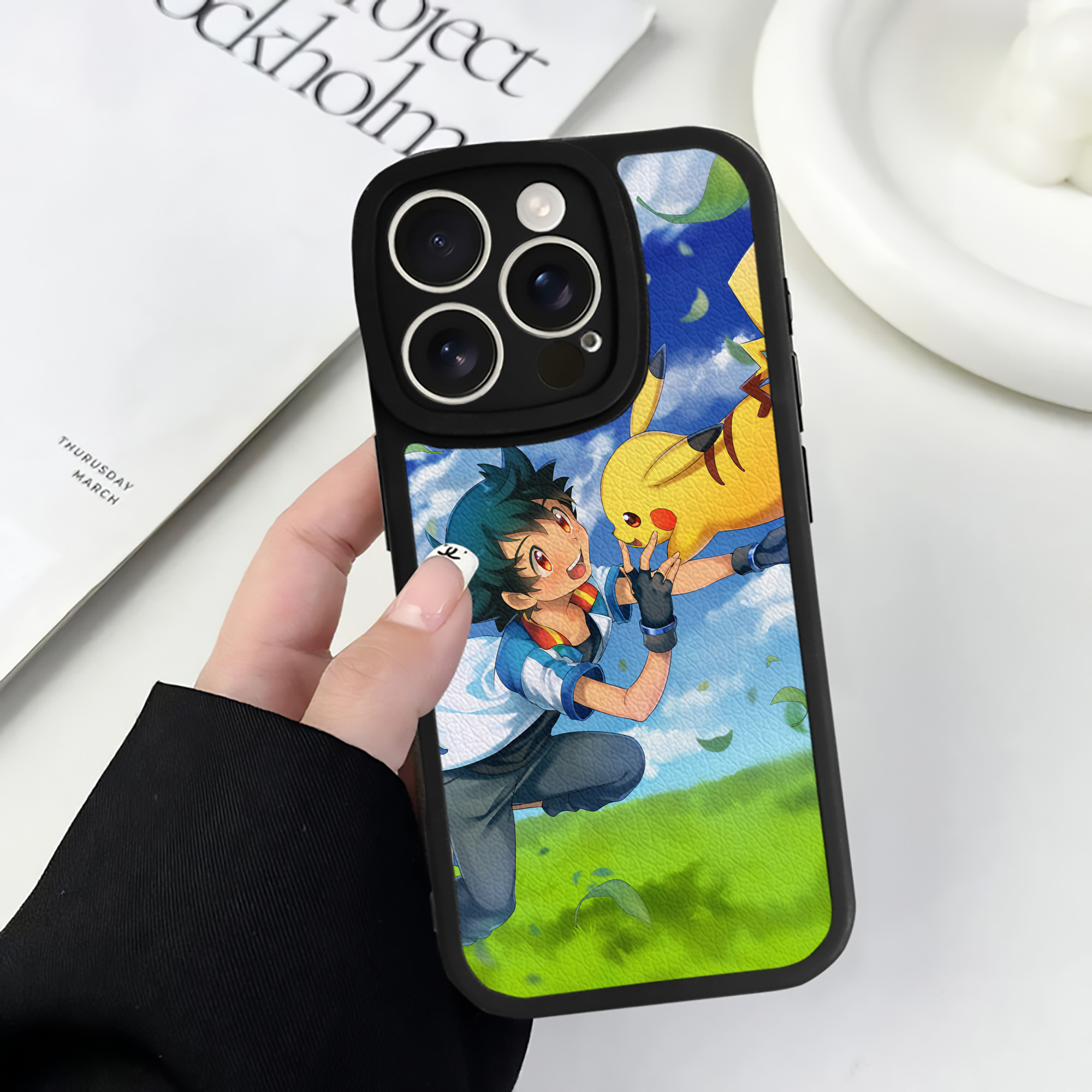 （画像用） ポケットモンスター Pokémon 【iPhone 16シリーズ対応】シリコンスマホケース（レザー調） 材質：シリコン